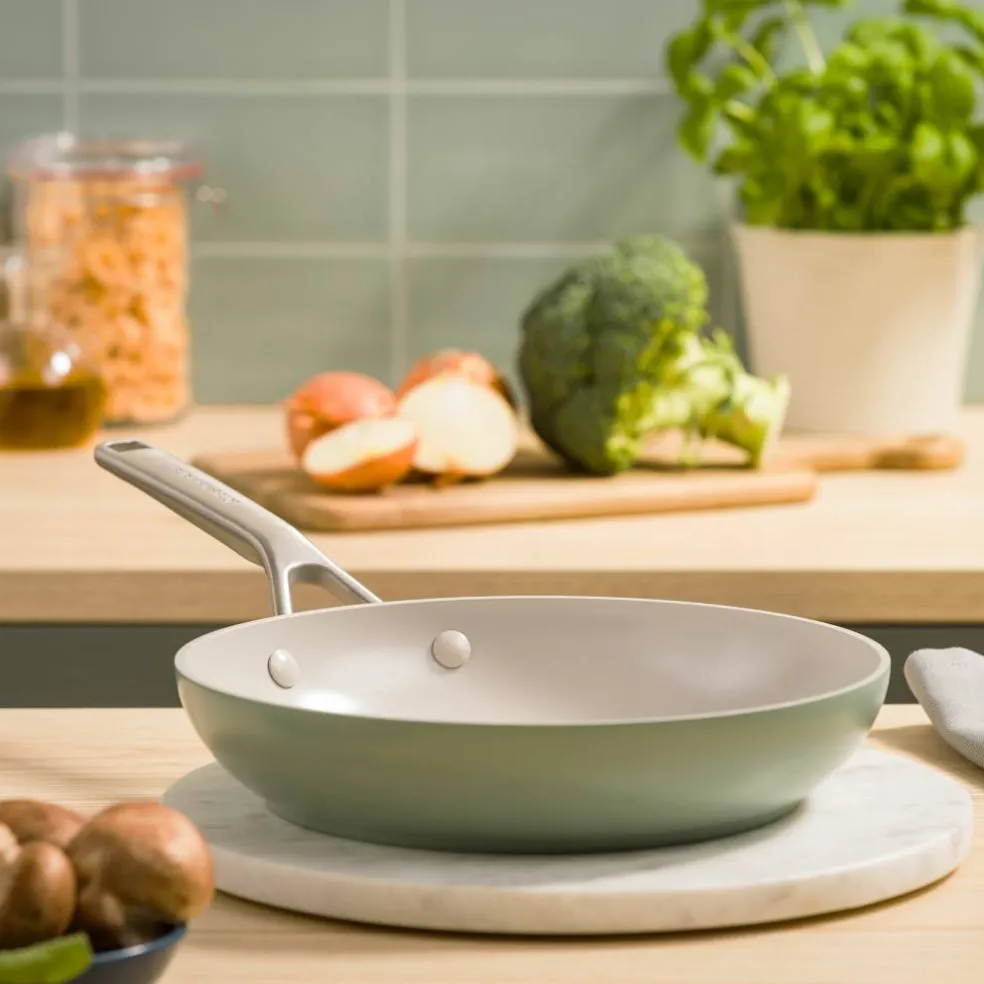 Advanced Hard Anodized stekpanna 24 cm, cardamom