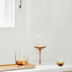 Amber' Munblåst vitvinsglas