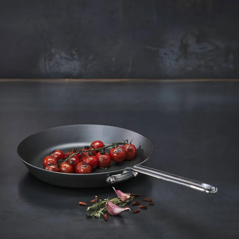 Black Iron Stekpanna 22 cm, kolstål