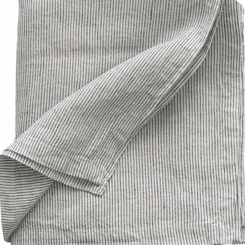 Bordsduk 175x175 cm, bleached white