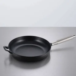 Buster+Punch stekpanna rund 28 cm, stålhandtag