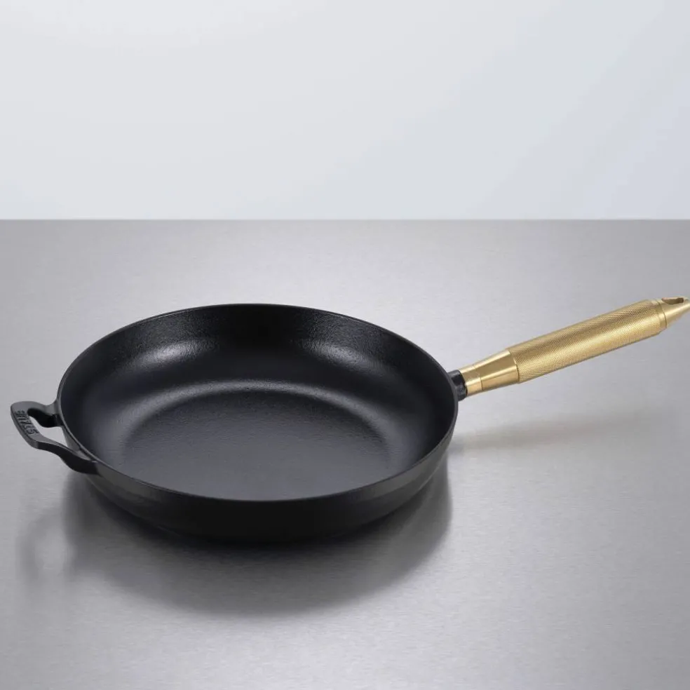 Buster+Punch stekpanna rund 28 cm, mässinghandtag