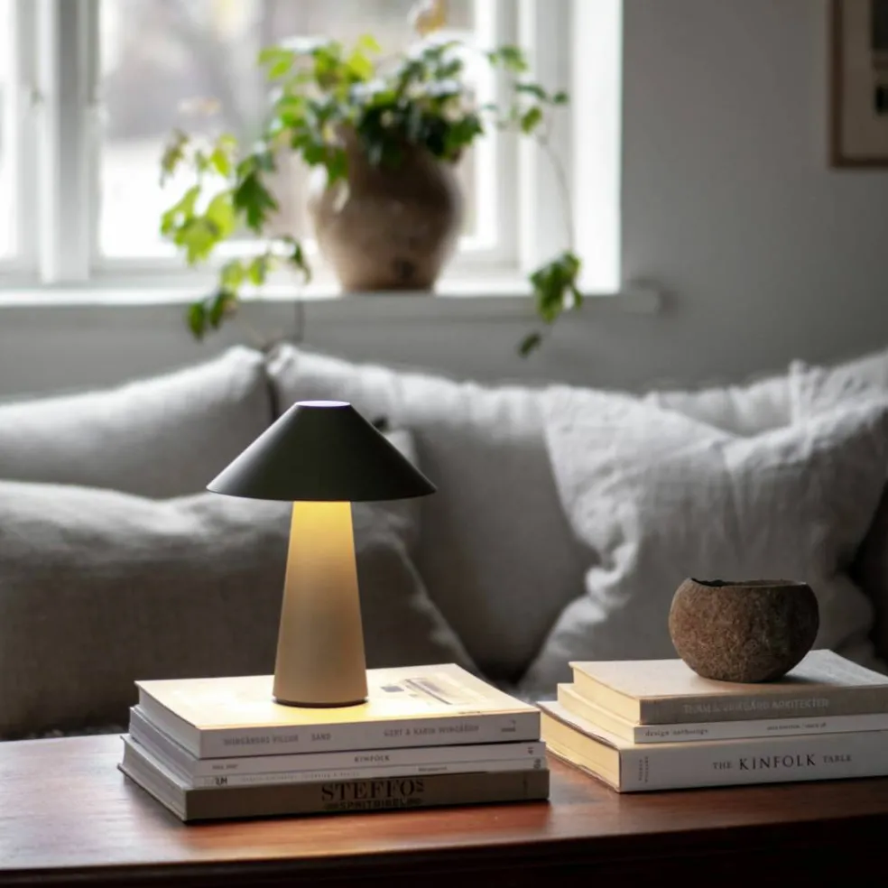 Cannes IP44 portabel bordslampa, beige