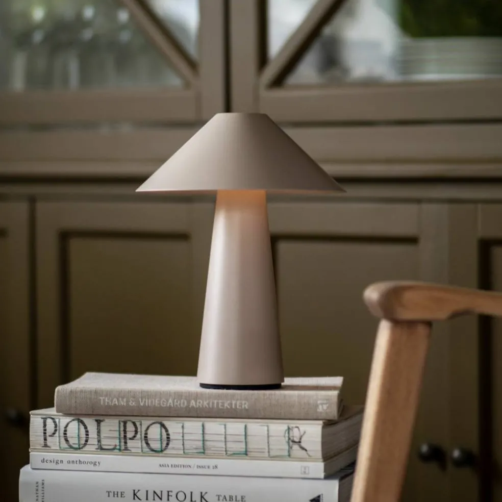 Cannes IP44 portabel bordslampa, grön