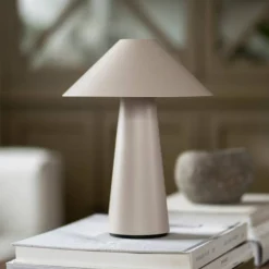 Cannes IP44 portabel bordslampa, grön