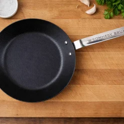 Carbon kolstålspanna 30 cm