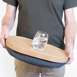 CurveLine Laptray knäbricka med anti-slip, medium, pilträ