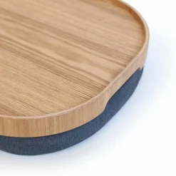 CurveLine Laptray knäbricka med anti-slip, large, pilträ
