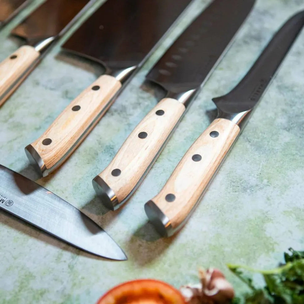 3 delar, Knivset