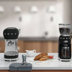 ECF02 Espressomaskin, röd