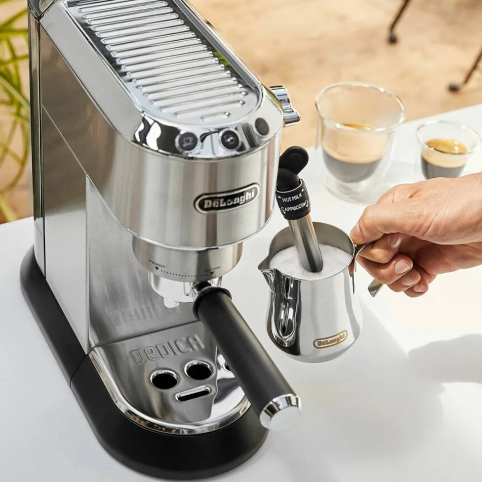 EC685.W Espressomaskin Vit