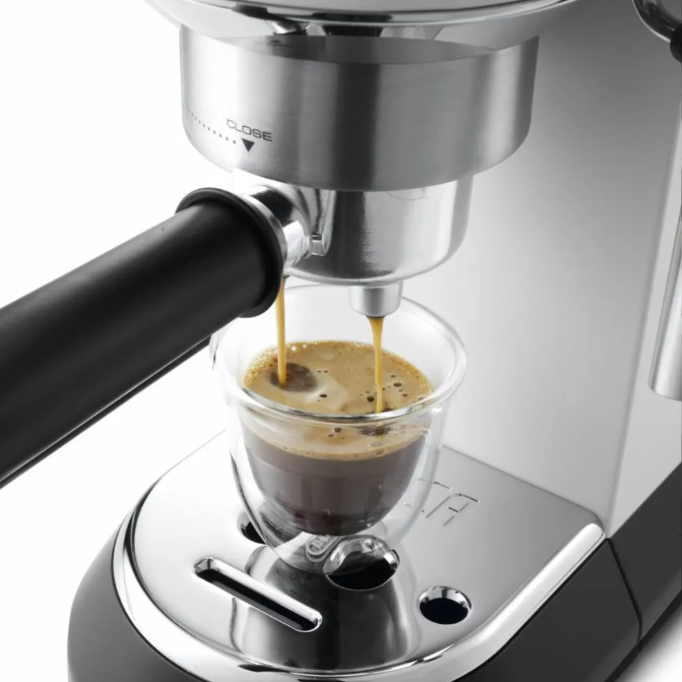 EC685.W Espressomaskin Vit
