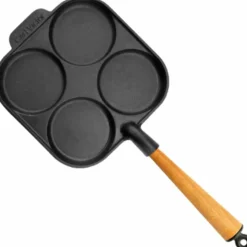Egg gjutjärnspanna, handtag i bok