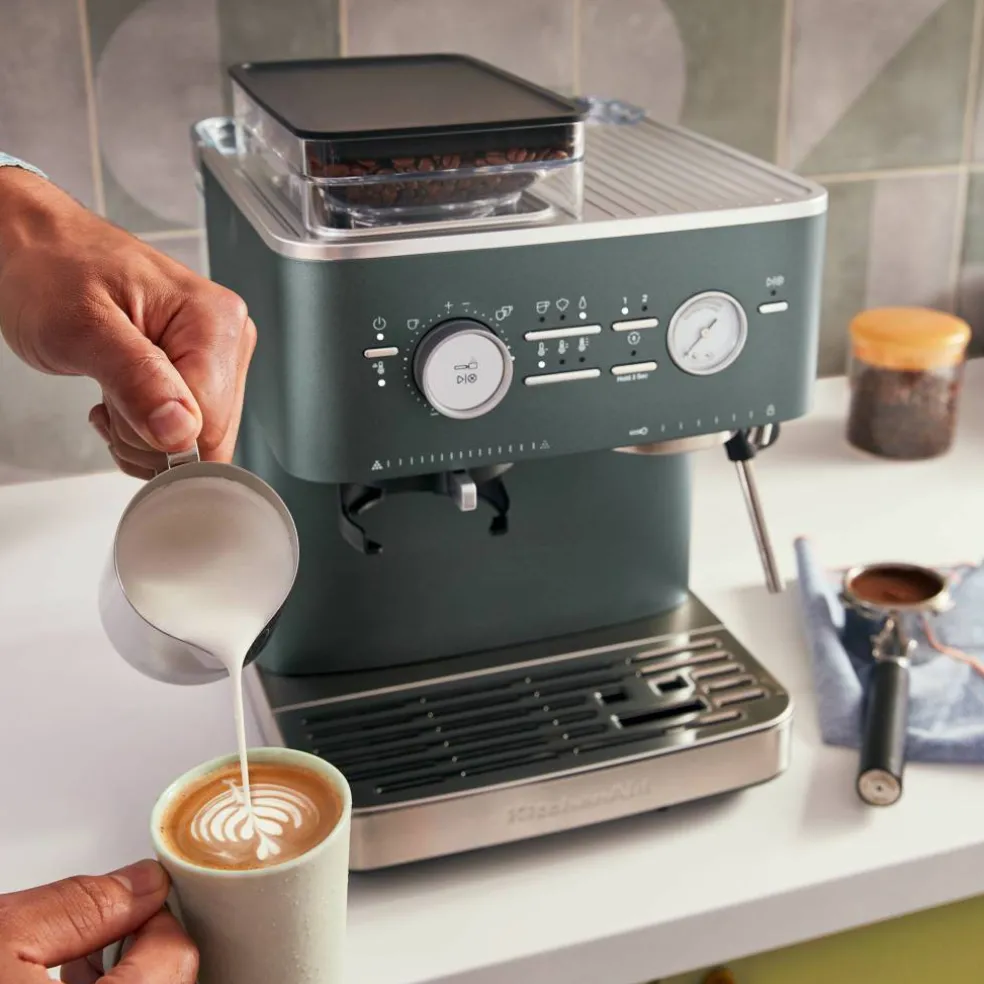 Espressomaskin med kaffekvarn, candy apple