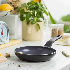 Essence stekpanna 26 cm, svart