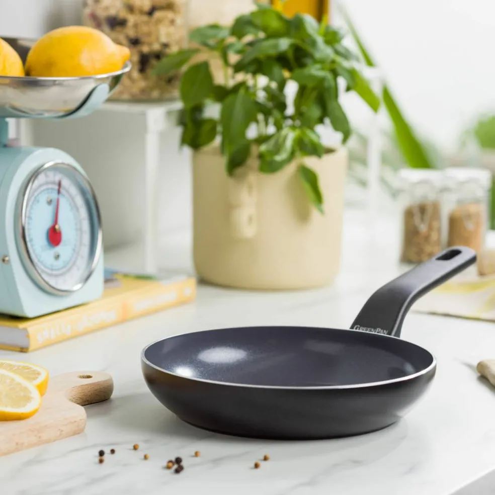 Essence stekpanna 24 cm, svart