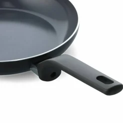 Essence stekpanna 24 cm, svart