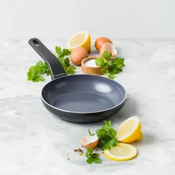 Essence stekpanna 20 cm, svart