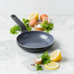 Essence stekpanna 20 cm, svart