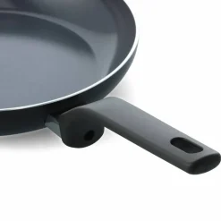 Essence stekpanna 20 cm, svart