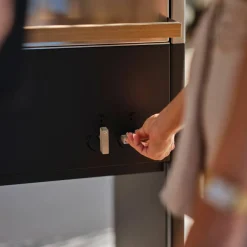 Essentials fast ram med lock, rostfritt stål