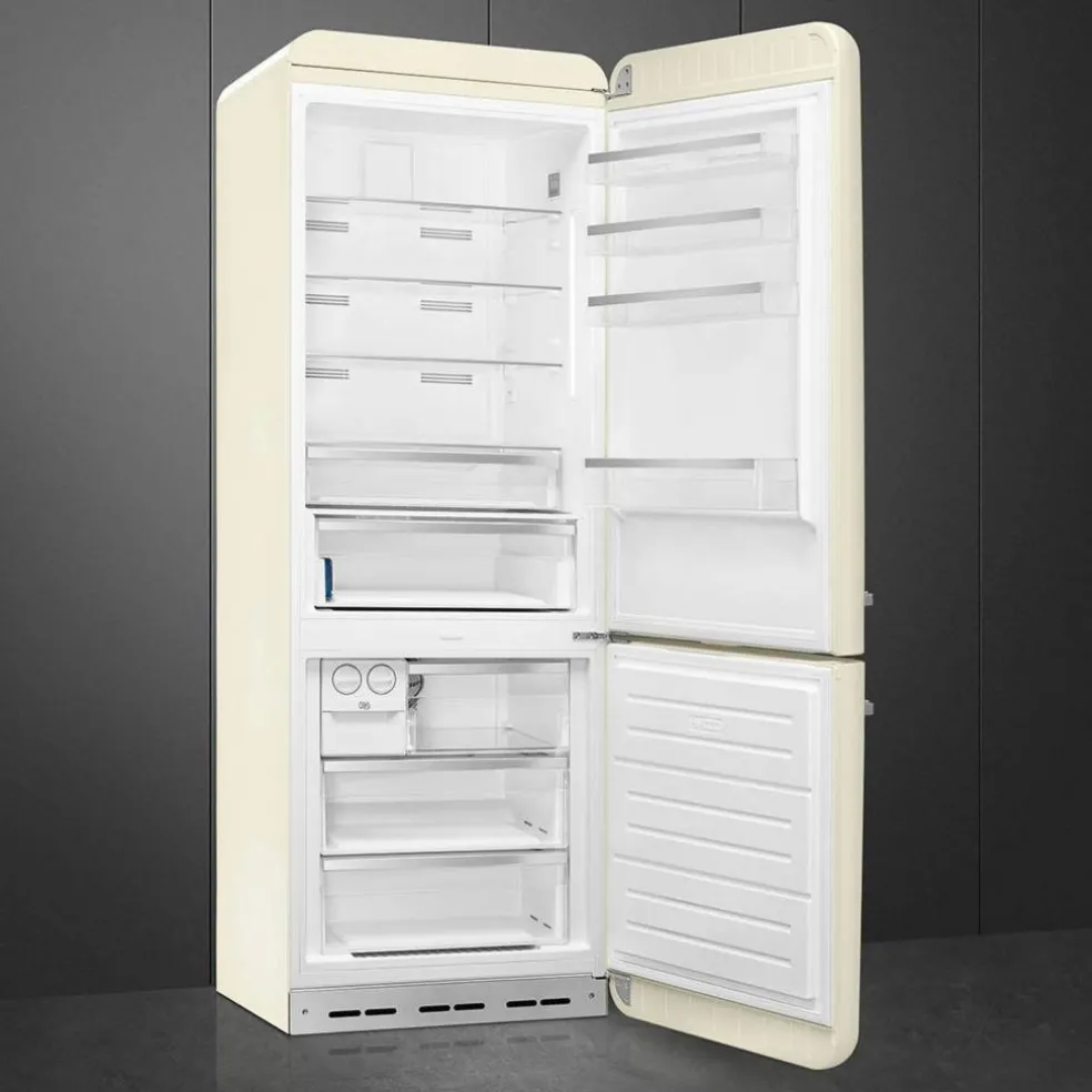 FAB38RRD6 högerhängd kyl/frys 70 cm, röd