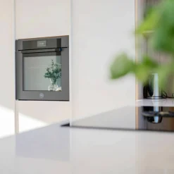 FMOD6117PTB3 Modern inbyggnadsugn med pyrolys 80 liter, svart