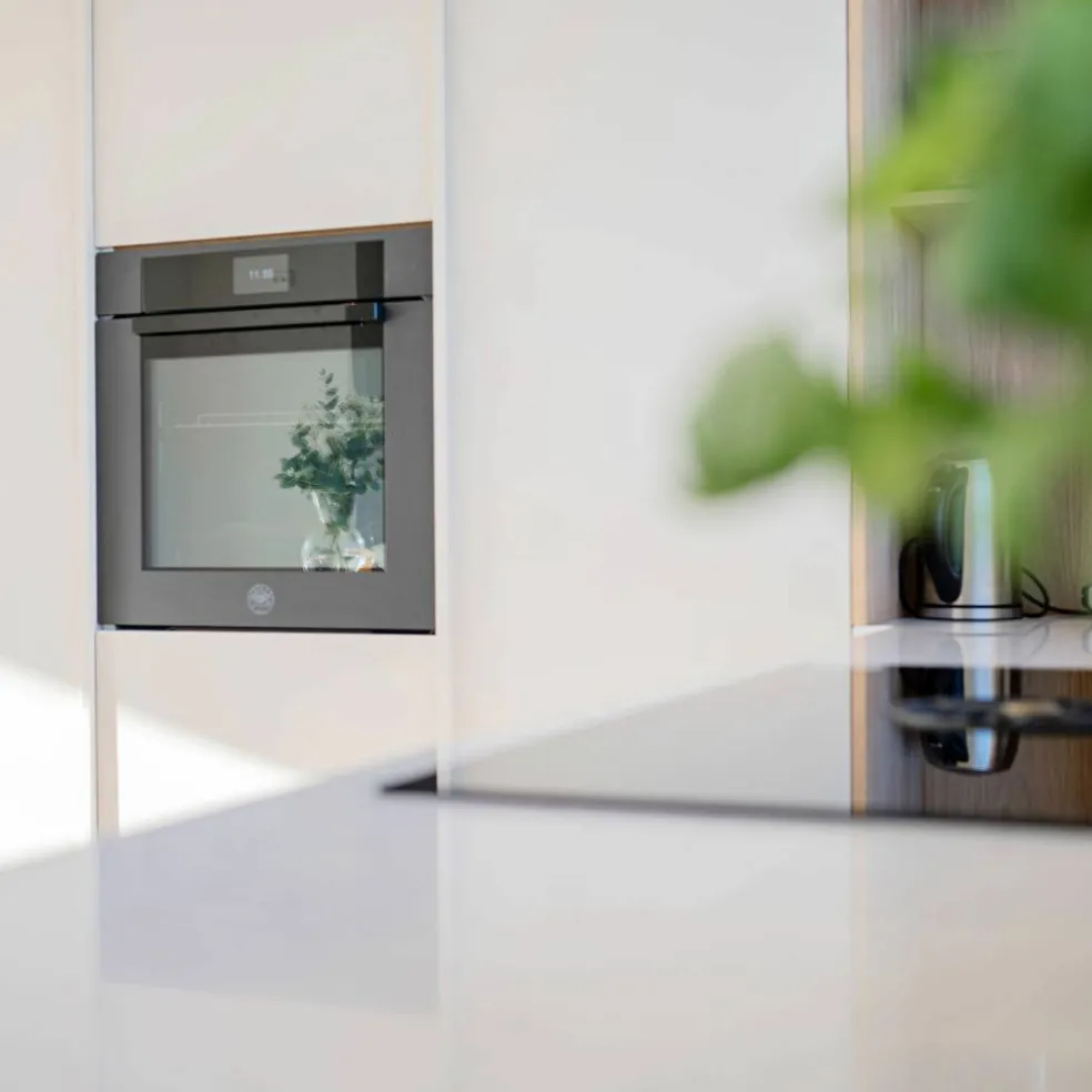 FMOD6117PTX3 Modern inbyggnadsugn med pyrolys 80 liter, rostfritt stål