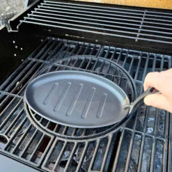 Gjutjärnspanna med avtagbart handtag
