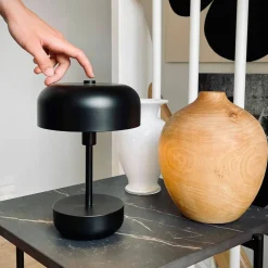 Haipot portabel LED-bordslampa, mörkröd