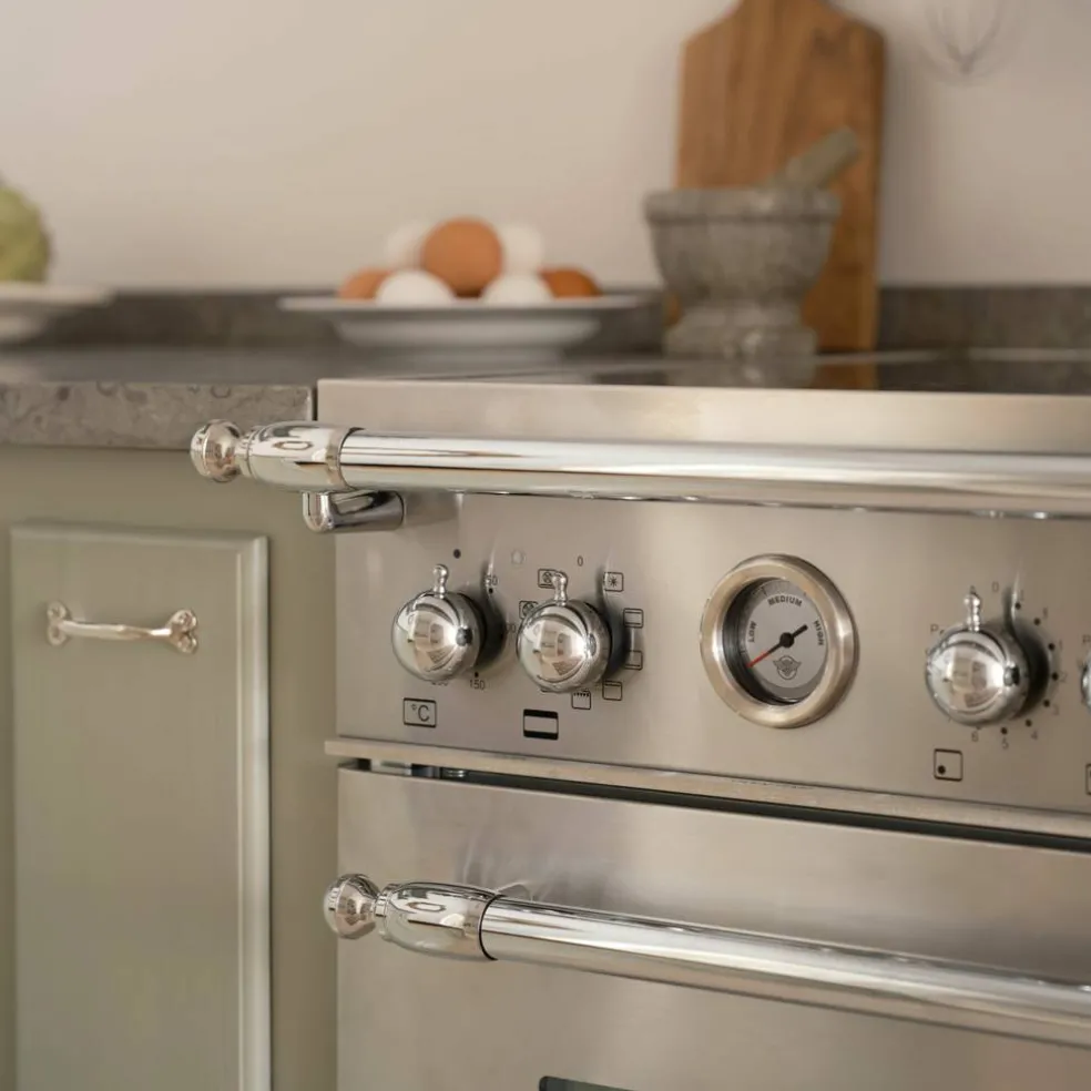 HER64I1ENEC2 Heritage induktionsspis 60 cm med 4 zoner och 1 ugn, mattsvart