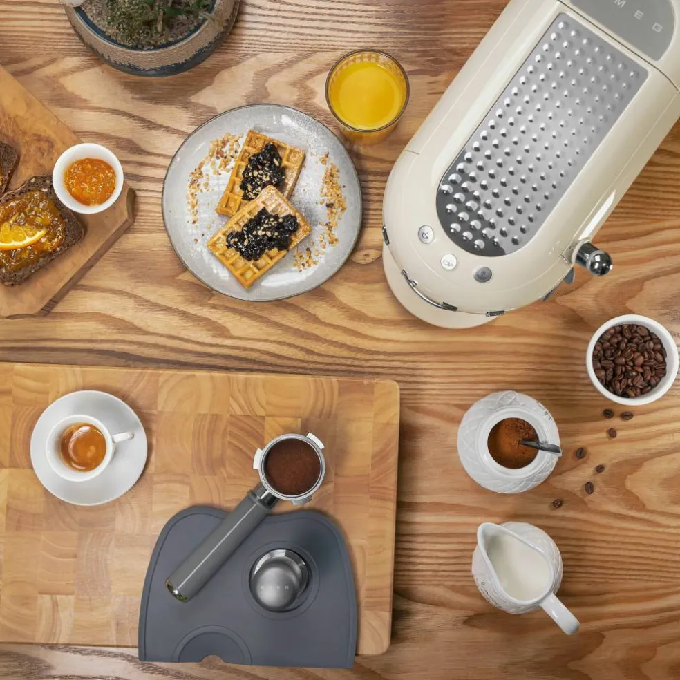 Kalibrerad kaffetamper med formpressad silikonmatta