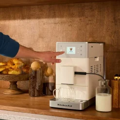 KF3 helautomatisk espressomaskin, mattsvart