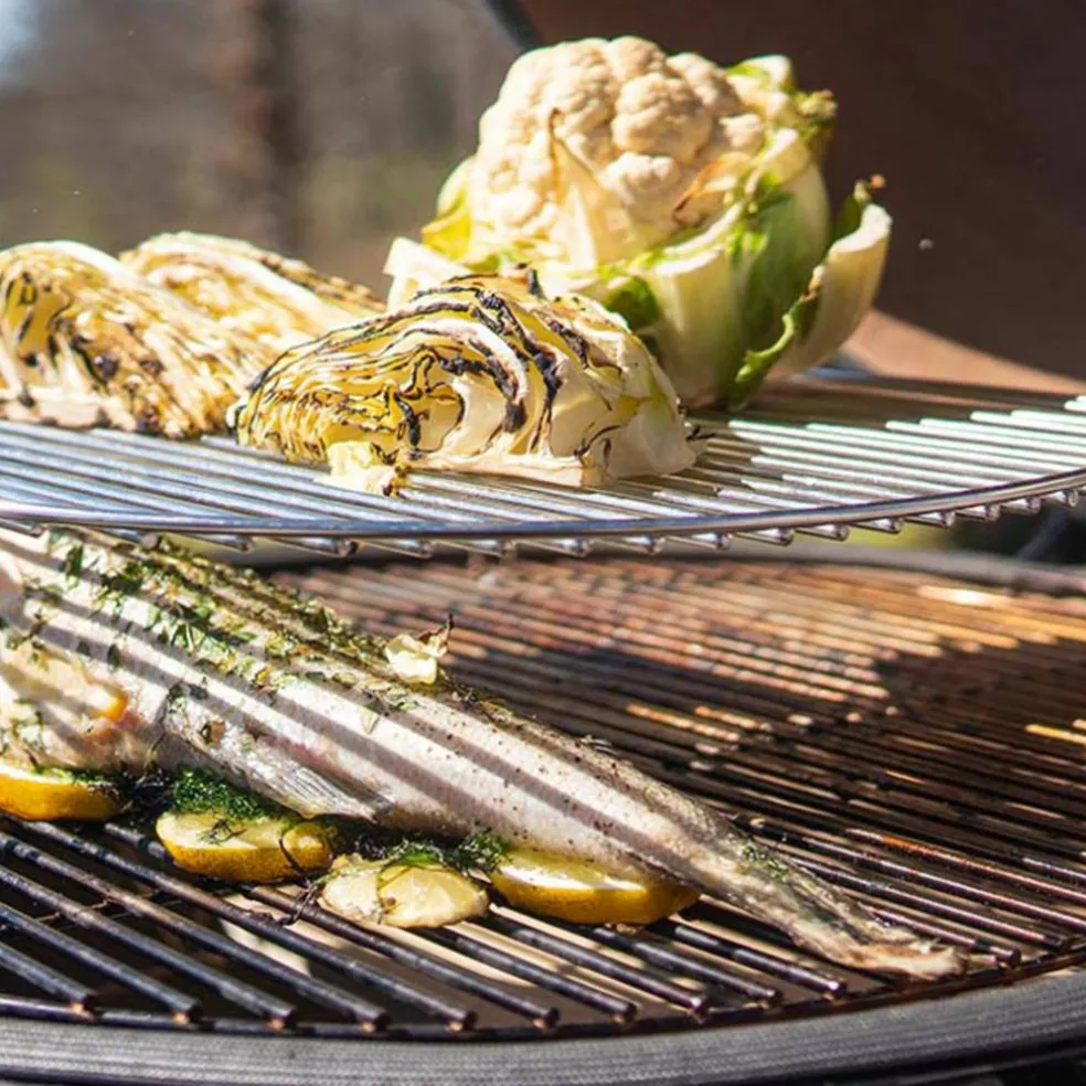 Kolgrill, svart + grillmästarens rotisseri och pizzaugn