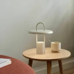 LED-lampa, svart