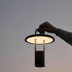 LED-lampa, svart
