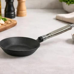 Maestro gjutjärnsstekpanna med utsvängd kant 28 cm