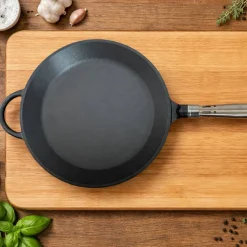 Maestro gjutjärnsstekpanna med utsvängd kant 24 cm
