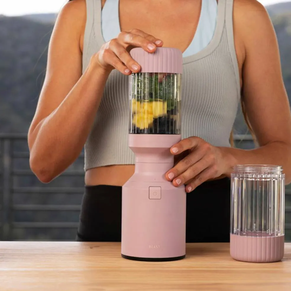 Mighty Plus 850 blender, sand