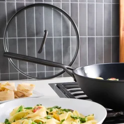 Milano wok 30 cm med glaslock, svart