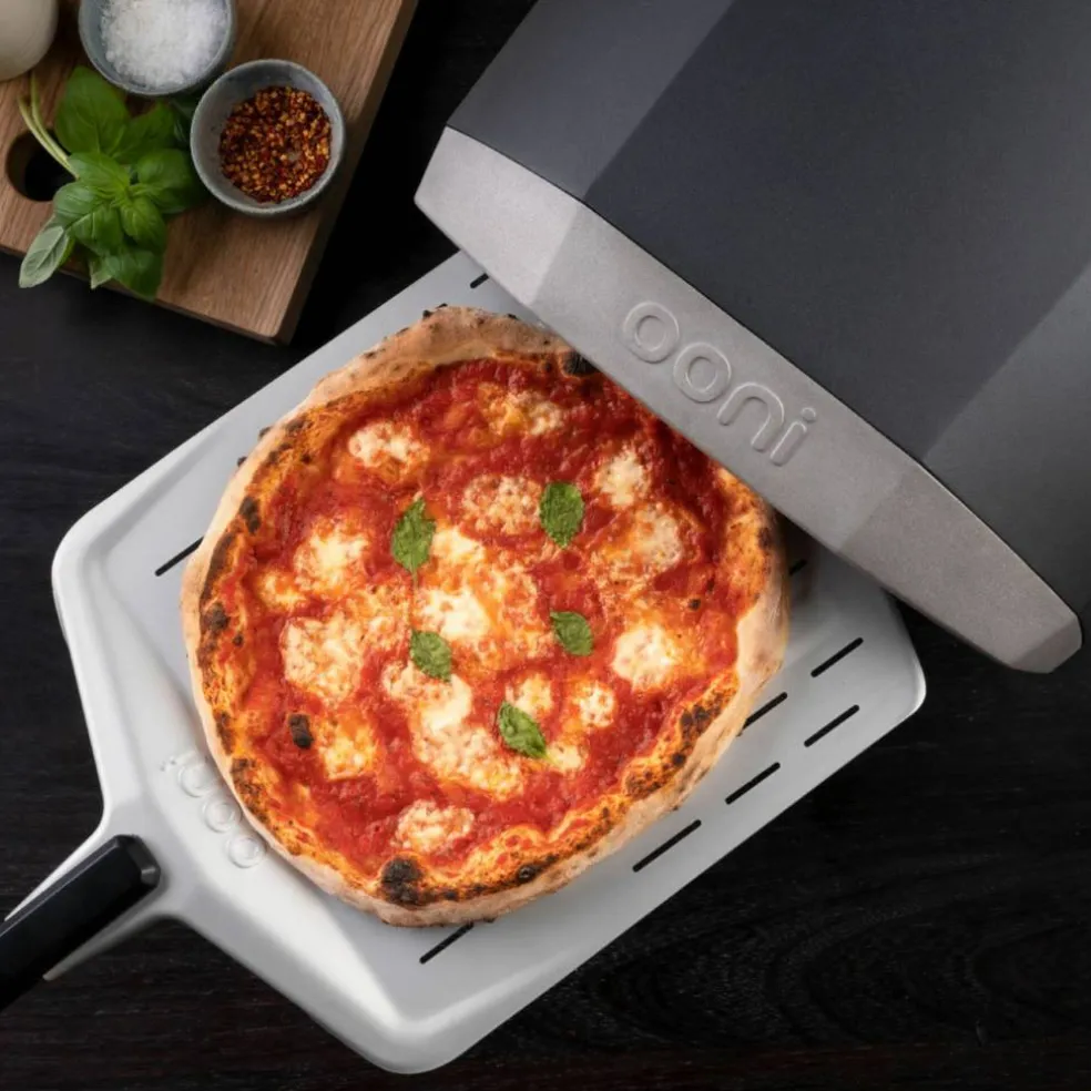 Perforerad pizzaspade, 30,5 cm