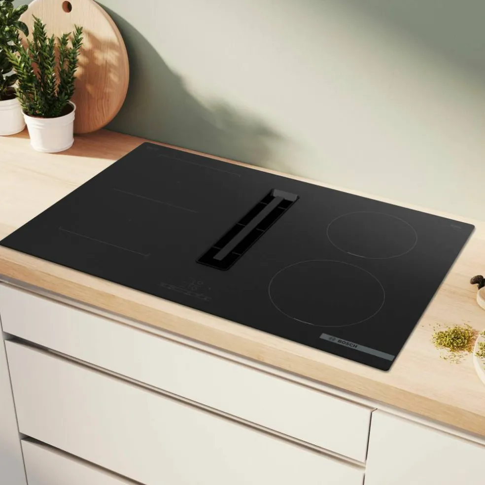 PVS811B16E Serie 4 induktionshäll med integrerad fläkt 80 cm