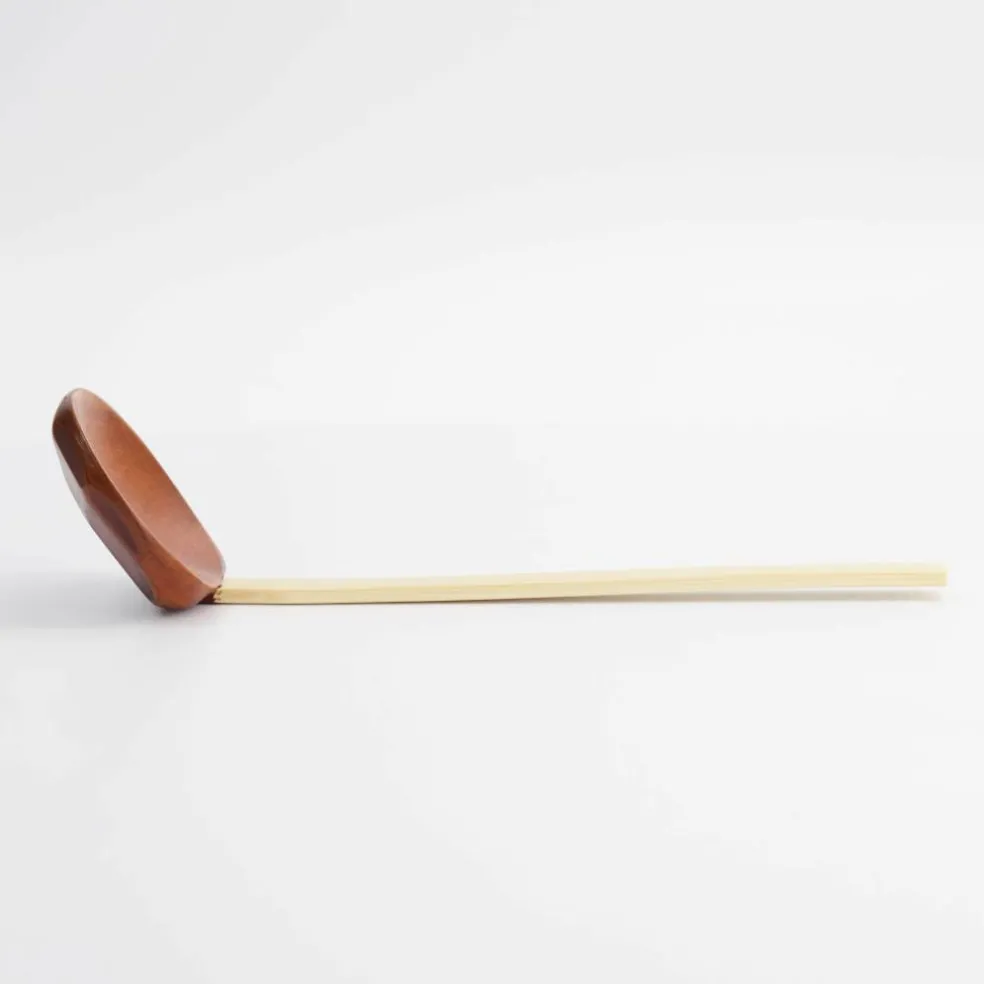 Ramensked, trä