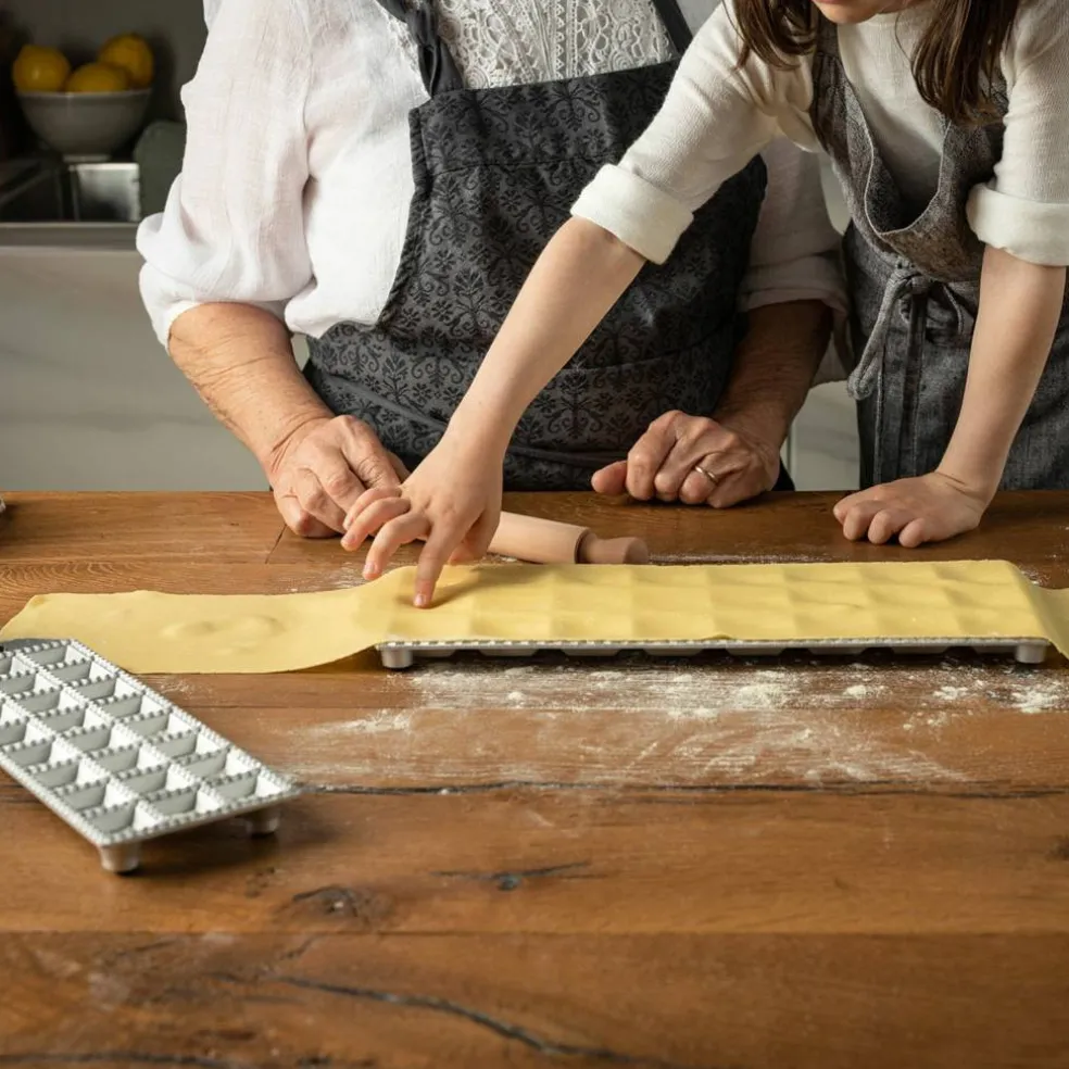 Ravioliform för 24 kvadratiska ravioli