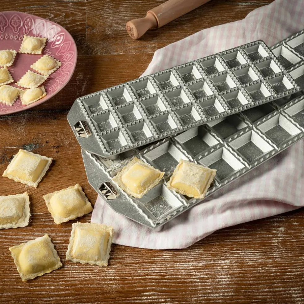 Ravioliform för 24 kvadratiska ravioli