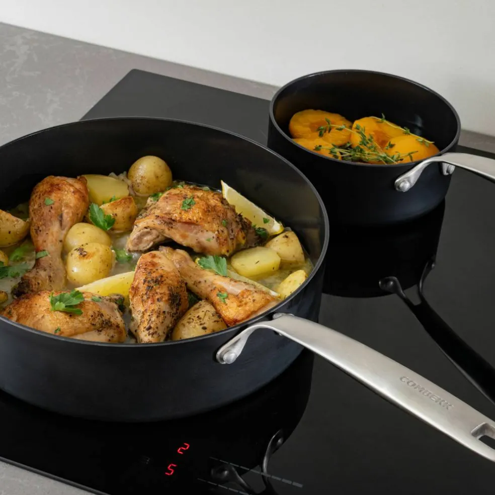 Sautépanna med stålhandtag 28 cm/5 liter, svart