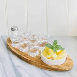 Shotbricka med 6 glas inklusive saltkar och skål