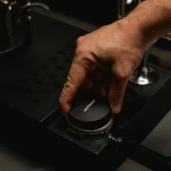 Tamper, svart