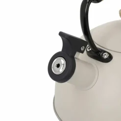 Tekanna med vissla 1,6 liter, crème