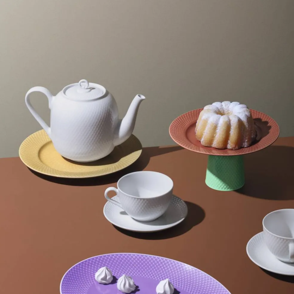 Tekopp med fat, vit